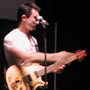 ( Boa guitarist Steve Rodgers begins the speed line trend.. )
