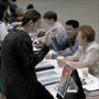 ( And, when time is available,
artists duke it out in the free space behind the alley, just for the fans! )